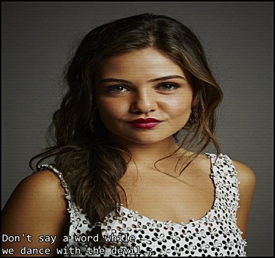 - .. asta e și mai bună idee. :)) O să îmi cumpăr unul. :)) #Maya. clk.; Păi să nu uiți, așa :* =)) + ciudat mod de a îți arăta iubirea. =)) #Amy.
