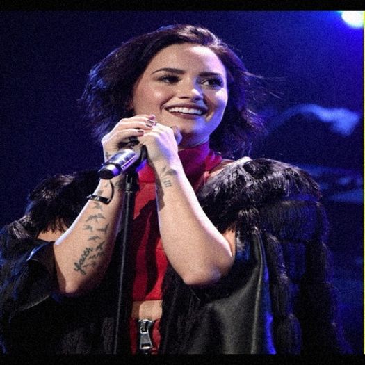 ◤Lonely is not being alone, it’s the feeling that no one cares◢　　┋ 28 ᗰᗩᖇTIᕮ 2016 ♡