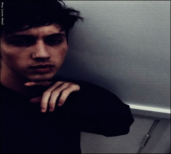 ➪ ᶳᵒᵐᵉ ʷᵒᵘˡᵈ ᶳᵃʸ ᶤ ᵃᵐ ᵗʰᵉ ʳᵉᵛᵉʳᶳᵉ ✞┋norocu tau ca imi plac eclerele..daca eram si eu tot pe [click; savarine..iti dai seama ca ne bateam pe femeii?=))))+bine bine..nui batrana doar..mai matura:D=))))
