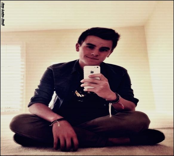 ➪ ᶳᵒᵐᵉ ʷᵒᵘˡᵈ ᶳᵃʸ ᶤ ᵃᵐ ᵗʰᵉ ʳᵉᵛᵉʳᶳᵉ ✞┋ #se trezeste brusc;chiar era[click; necesar?=))))
