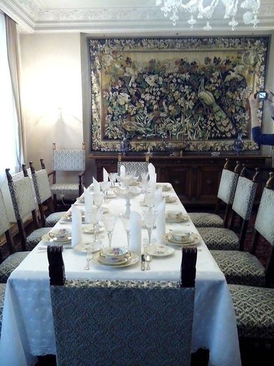 Salonul unde servea masa fam.Ceausescu