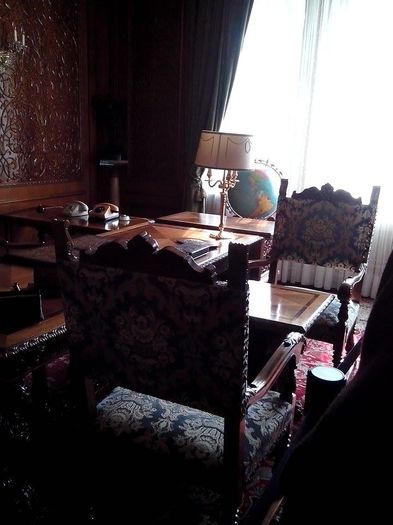 Biroul lui Nicolae Ceausescu. Aici exista "firul rosu" - In vizita la Palatul Primaverii