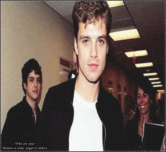 ◤Dɛʋɨʟֆ↷ȶօʊƈɦ⊿`♘;. Să mă laud și io puțin cu pozele vechi.. =)))). Da morrr, "făcea și el un + - ep 02 l DoAnythingBetterThanU