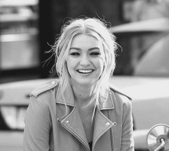 ╰๖ค໓◊fēēliຖງŞ☹.; Și cu Gigi Hadid 20 de poze dacă am, mai salvez câte una frumi de pe weheartit când; găsesc..
