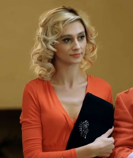 ×. CE FACEȚI, MĂ???? :) :) =)))))))))