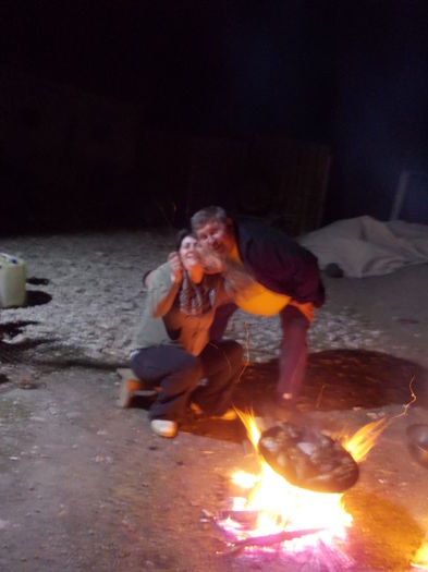 Vecinii, fochistu si bucatareasa sefa