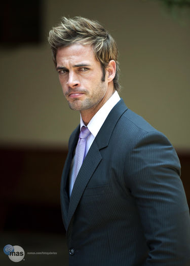 William Levy-Maximiliano Sandoval