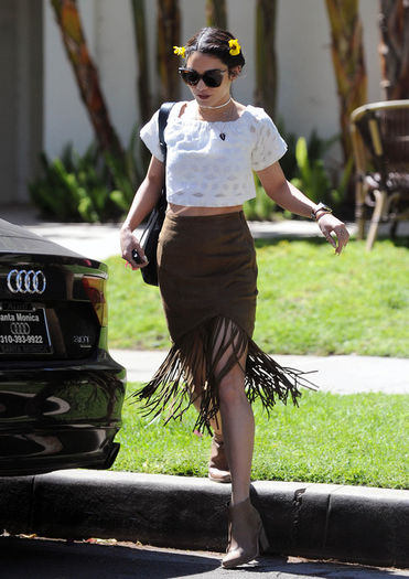 large (2) - vanessa hudgens