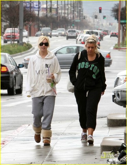 29cux35 - Ashley Tisdale