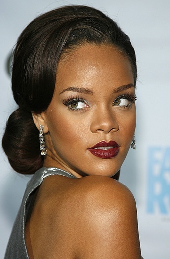 Coafura 20 - Coafurile lui Rihanna