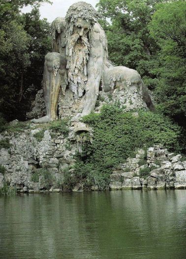 Colosul din Apenini-Firente-Italia