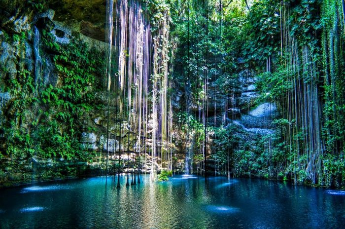1253_Cenote-Ik-Kil-Mexico-Late-afternoon-view-1