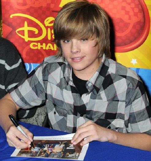 DYLAN - detalii despre dylan sprouse