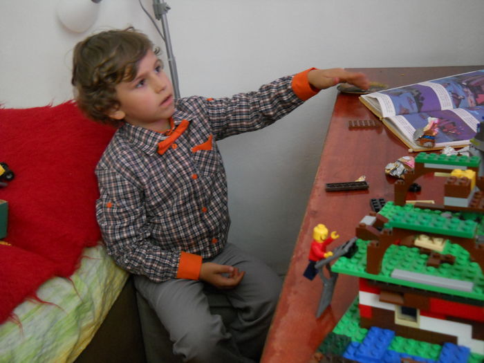 ......citit,...construit lego?.....dar acum actiunea din desene este mult mai captivanta.