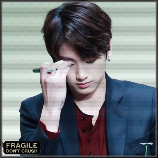 JK. Stai că vin și euu. Pa noona. :3 *hug JA; pleacă sus*
