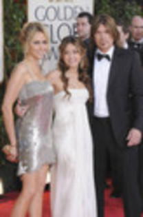 Miley Cyrus and Billy Ray Cyrus-BBC-001509 - Miley la premieri