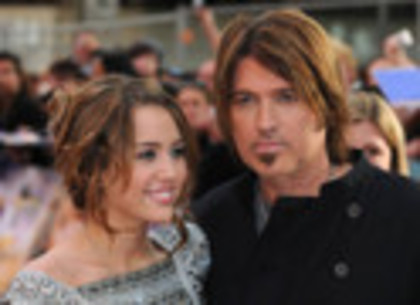 Miley Cyrus and Billy Ray Cyrus-SPX-029346 - Miley la premieri