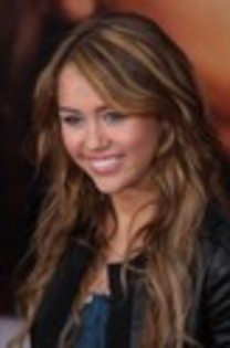 Miley Cyrus-SGG-087000 - Miley la premieri