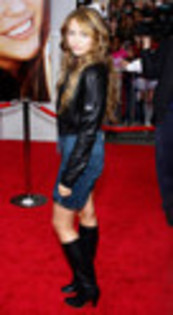 Miley Cyrus-DGG-021785 - 000-Surpriza