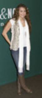 Miley Cyrus-JTM-042333 - 000-Surpriza
