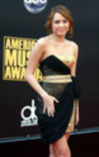 Miley Cyrus-ALO-038947 - Ce cred eu despre miley