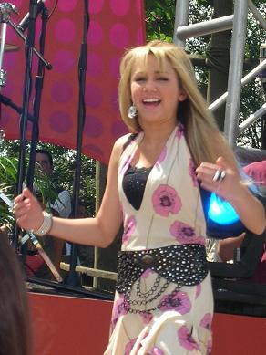 1072_HM_consert - DeStInY HoPe CyRuS