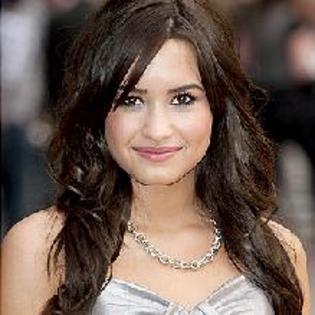 small_dailyfill_Demi_Lovato_91105_Demi_Lavato_092809_300 - Disney Channel