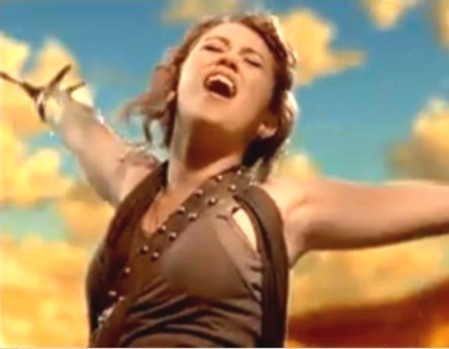 miley_cyrus_the_climb-vidstill