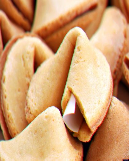 »雅 清.; Faimoasele ”fortune cookies” au fost defapt inventate de către un american care se numea; Charles Jung, în 1918.
