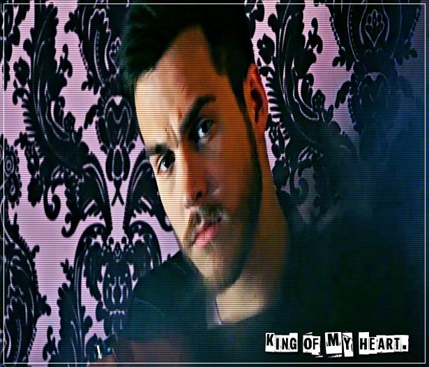 ✾ ❝fσυя͕͗ᵗ͕͕͗͗ᵒ͕͗͠ѕ͠ι͠х̲│ƒ̲є̲є̲т❞↬  Te fatai exact unde... trebuie. * ranjeste *:))) clk; Si i smulge un fir de par acoperindu-si cu mana fata sa nu-si ia in mufa lui frum * Hm, aflu` ce specie de mascul omega esti cu flocsorul asta?:))))
 ✾ ❝fσυя͕͗ᵗ͕͕͗͗ᵒ͕͗͠ѕ͠ι͠х̲│ƒ̲є̲є̲т❞↬  Te fatai exact unde... trebuie. * ranjeste *:))) clk; Si i smulge un fir de par acoperindu-si cu mana fata sa nu-si ia in mufa lui frum * Hm, aflu` ce specie de mascul omega esti cu flocsorul asta?:))))