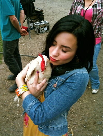 AWYDYSNFJECSSYZHBDS - Demi Lovato