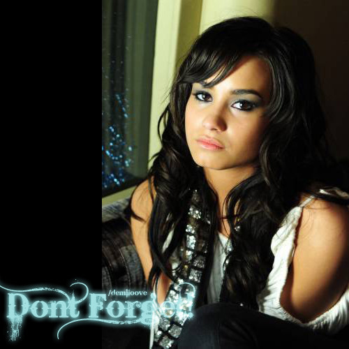 SMSHVNRWYUTCMFXKTPW - Demi Lovato