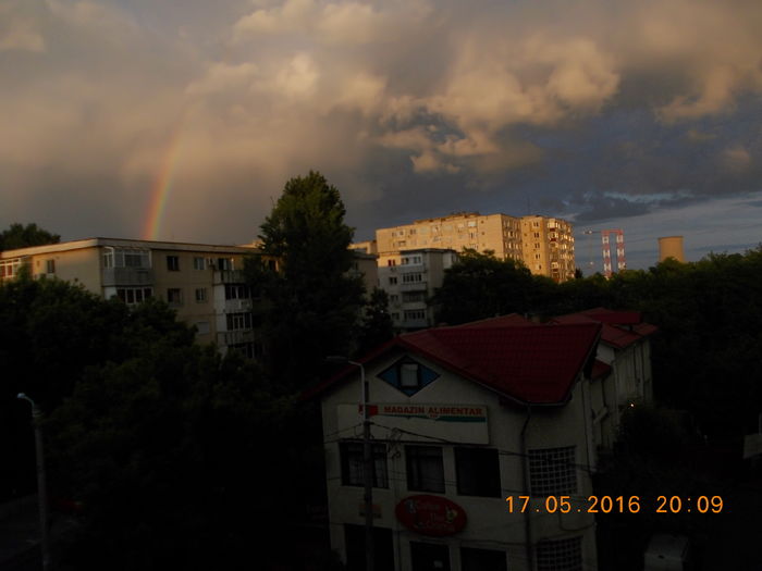 DSCN1152 - SOMEWHERE OVER THE RAINBOW 2016