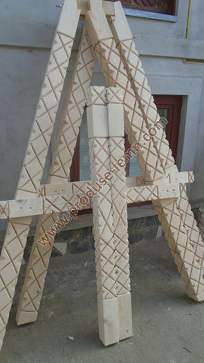 DSC00909 - 25 Balansoare din lemn sculptate