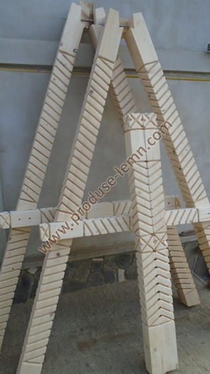 DSC00910 - 25 Balansoare din lemn sculptate