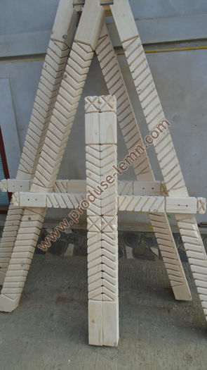 DSC00913 - 25 Balansoare din lemn sculptate