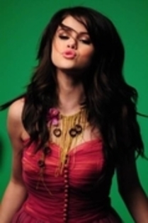 9980348_GVQBRJXDN - selena gomez