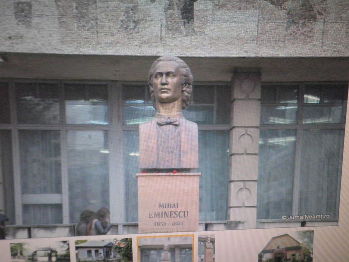 STATUIA LUI MIHAI EMINESCU - PIATRA NEAMT ORASUL MEU SI INPREJURIMI