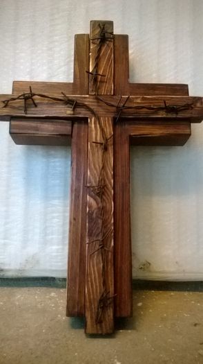 Wooden christian cross - 01 Cruce rustica din lemn si sarma ghimpata handmade