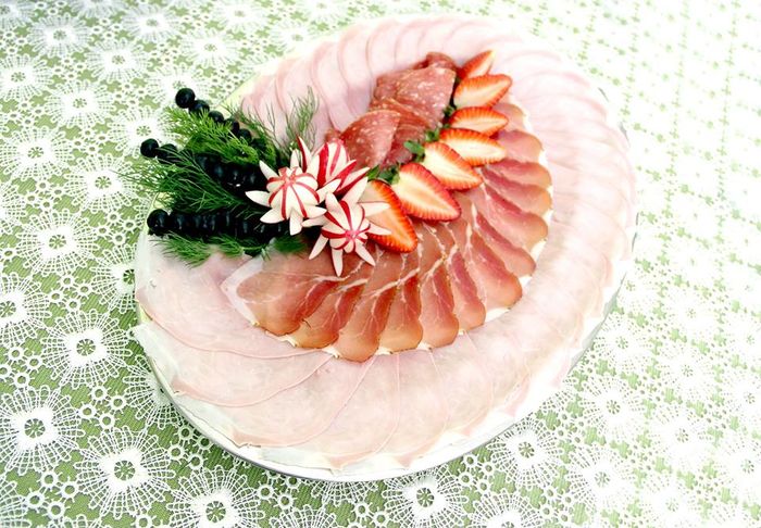 13062274_1179373552087373_2895397986976301331_n - Idei de aranjare a platourilor pentru ocazii speciale