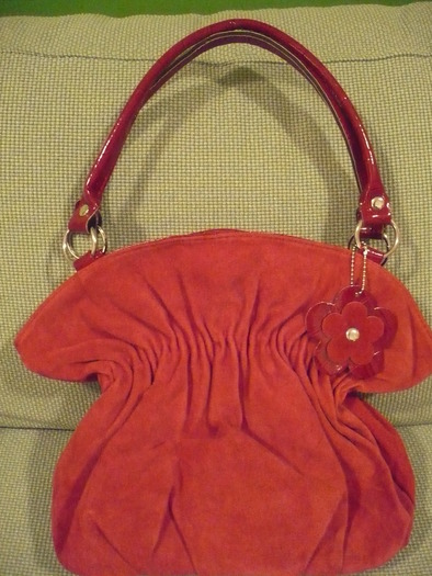 geanta rosie - 6 poze cu paris hilton si 4 poze cu nicky hilton - magazin accesorii
