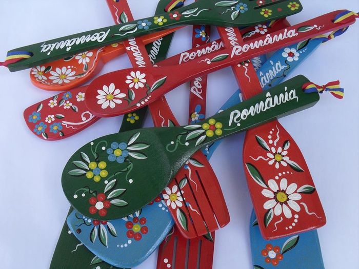 13051767_1073912892646776_5031283735123521152_n - LINGURI DE LEMN PICTATE MANUAL - tel 0771503314