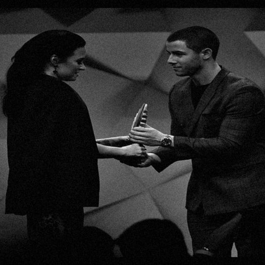 ◤Don’t let someone get comfortable with disrespecting you◢　　┋ 10 IᑌᑎIᕮ 2016 ♡