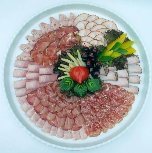 12523880_1162546553770073_2696923631751609360_n - Idei de aranjare a platourilor pentru ocazii speciale