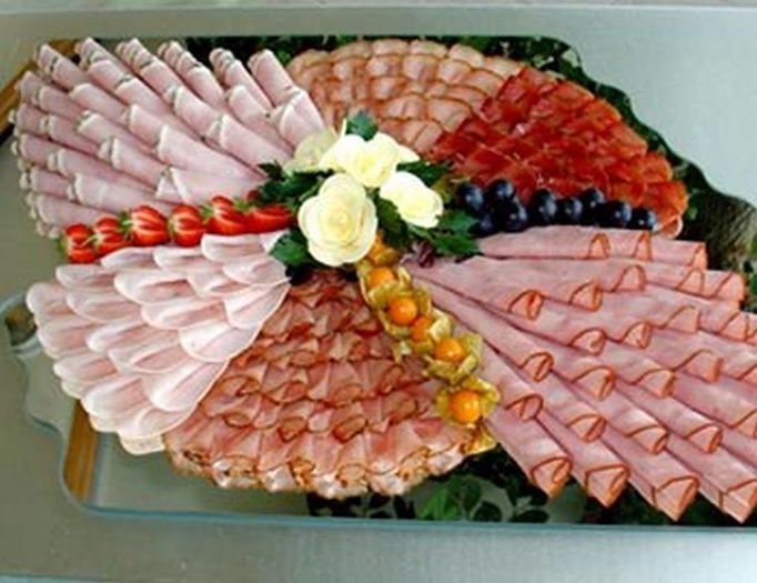 12931296_1165285210162874_4873837055939195805_n - Idei de aranjare a platourilor pentru ocazii speciale