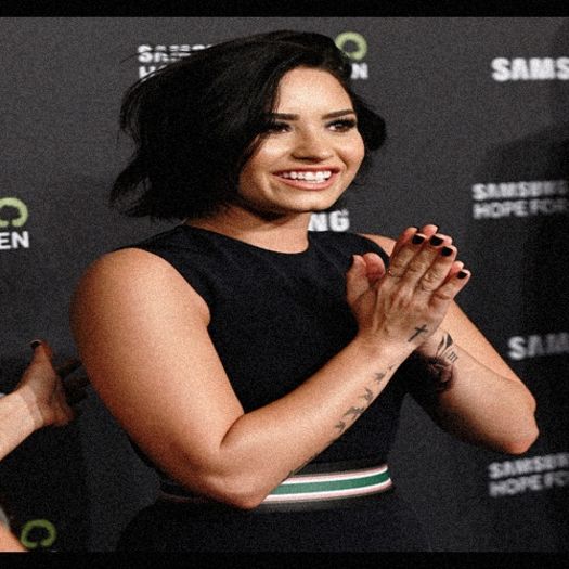 ◤Happinest can be found in the darkest of places if u turn on the light◢　　┋ 13 IᑌᑎIᕮ 2016 ♡