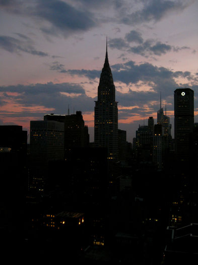 chrysler-building-city-lights-new-york-new-york-city-Favim.com-220400 - laughing in the face of gravity xxx
