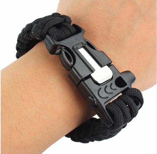 Paracord cu fluier, cutter si amnar Paracord cu fluier, cutter si amnar
