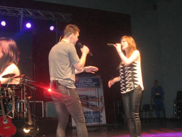 190263_340447656061250_277341805_n