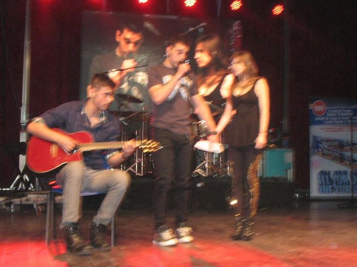 581215_340446689394680_842639535_n